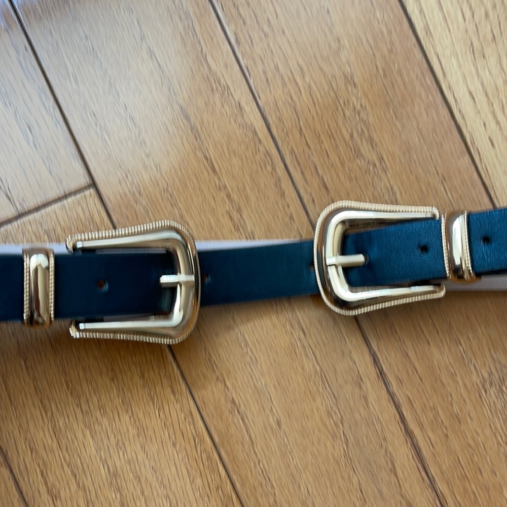 River island black and gold belt